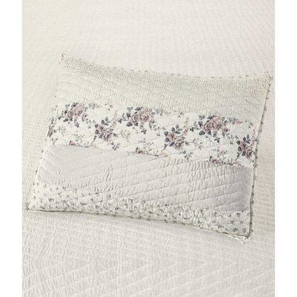 MS Textured Floral Stripe Full/Queen Quilt - Picture 2 of 3